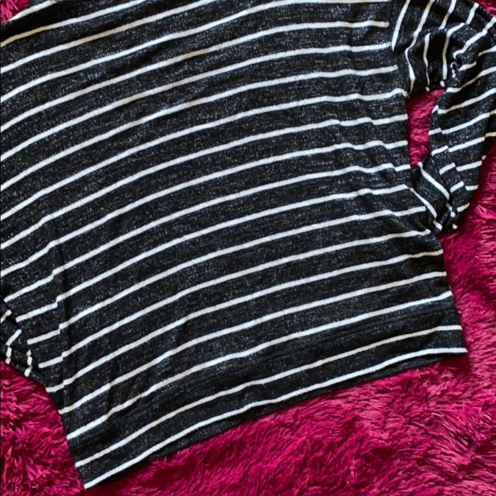 AEO NWOT crop plush black & white striped hoodie - Picture 6 of 8